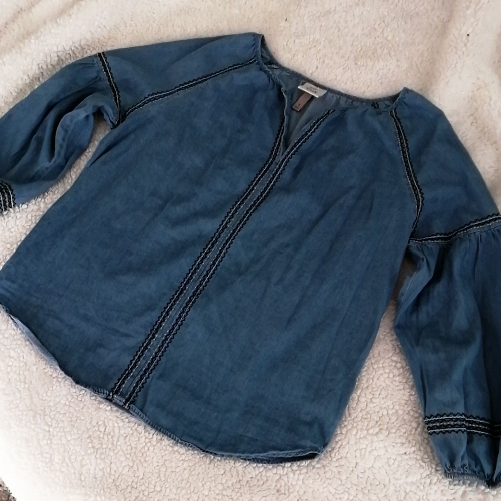 Knox Rose light color denim top M